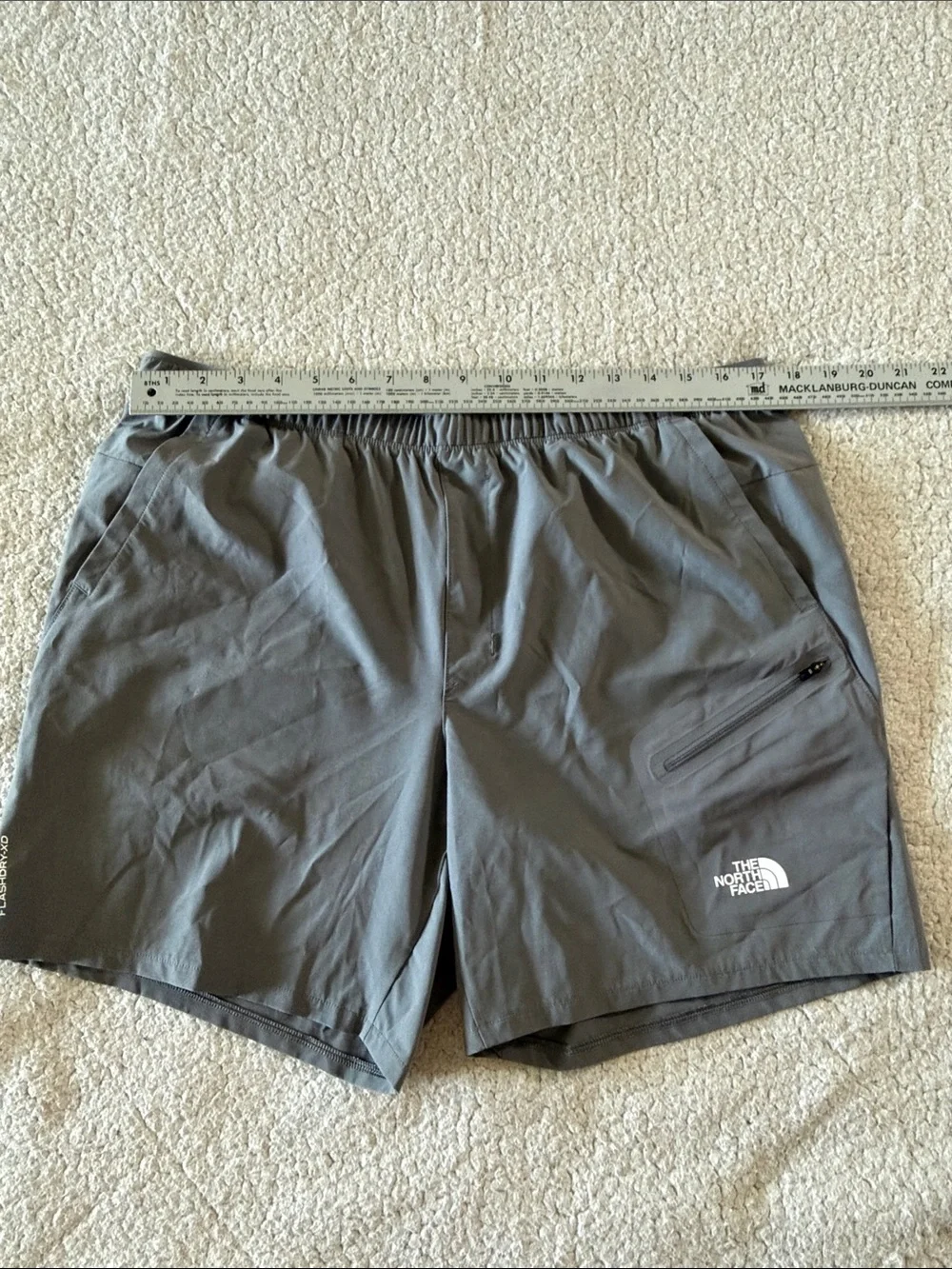 The North Face Men’s Gray Elastic-Waist Athletic Shorts Large